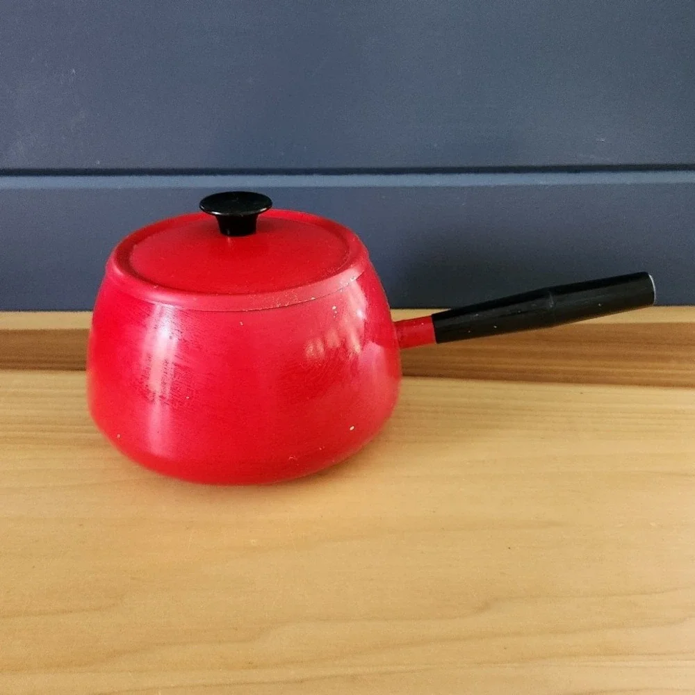 70s Red Fondue Pot‎